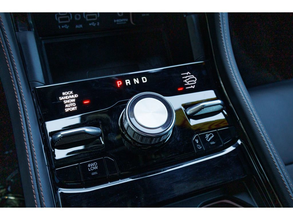 Used 2024 Jeep Grand Cherokee Summit AWD/4WD image 27