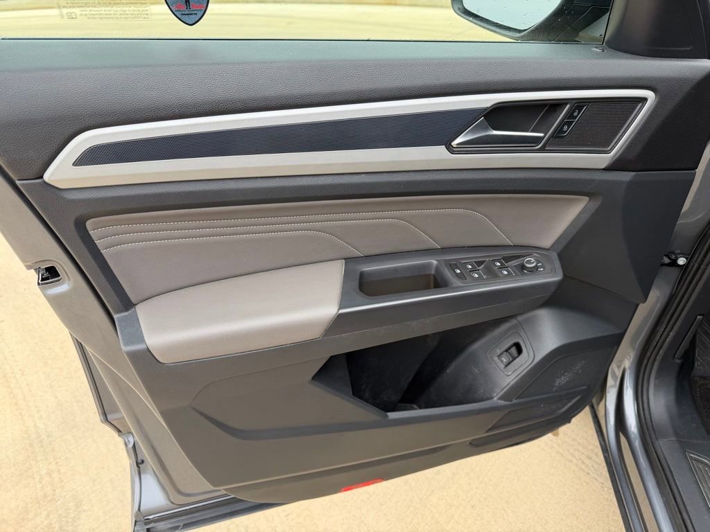 Used 2022 Volkswagen Atlas SEL R-Line image 12