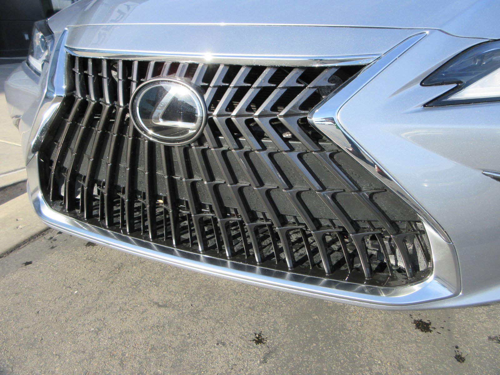 New 2025 Lexus ES 350 image 15