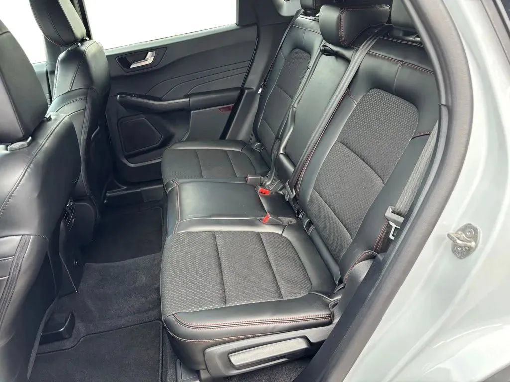 Used 2026 Ford Escape ST-Line w/ Tech Pack #1 AWD/4WD image 23