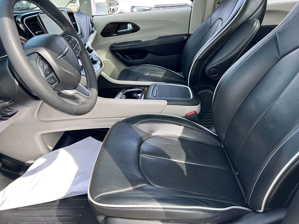 Used 2022 Chrysler Pacifica Limited FWD image 33