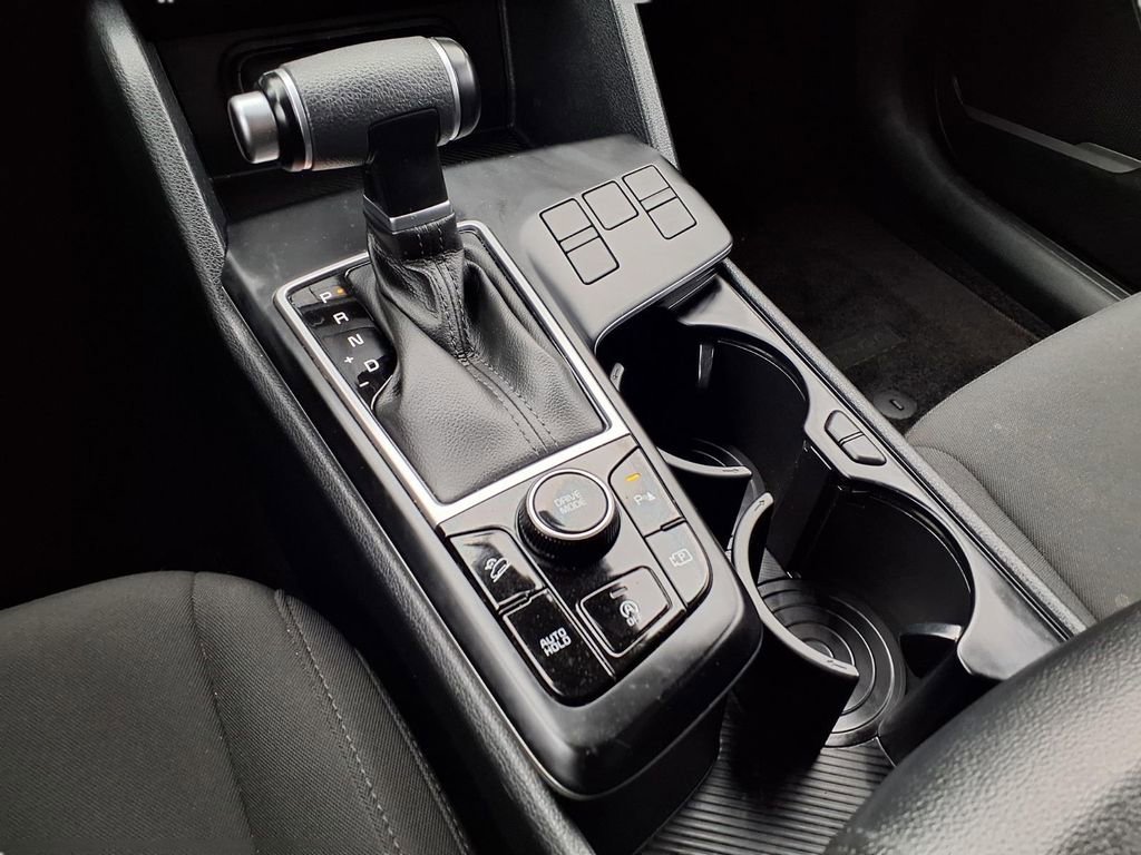 Used 2025 Kia Sportage LX image 11