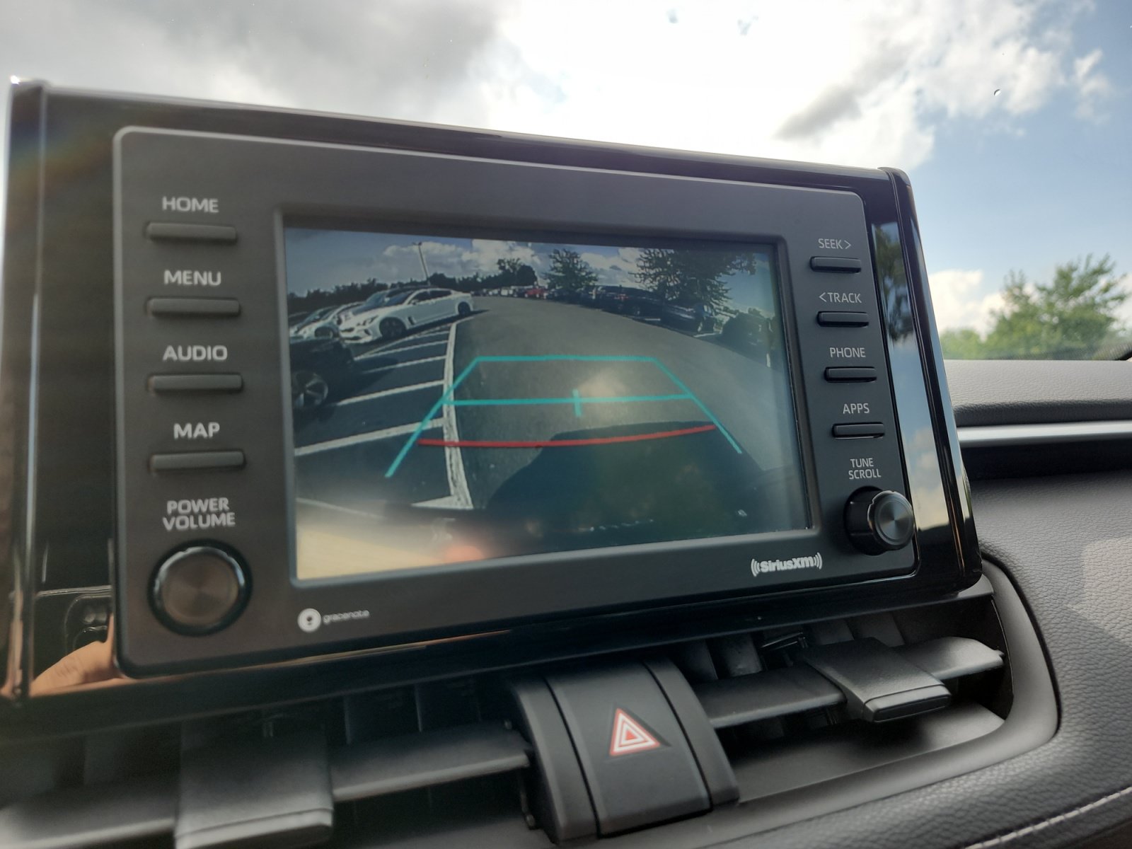 Used 2022 Toyota RAV4 LE AWD/4WD image 16