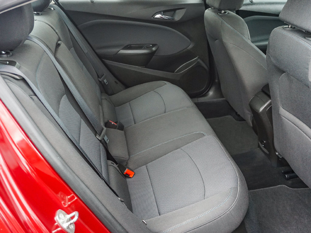 Used 2018 Chevrolet Cruze LT w/ Convenience Package FWD image 14