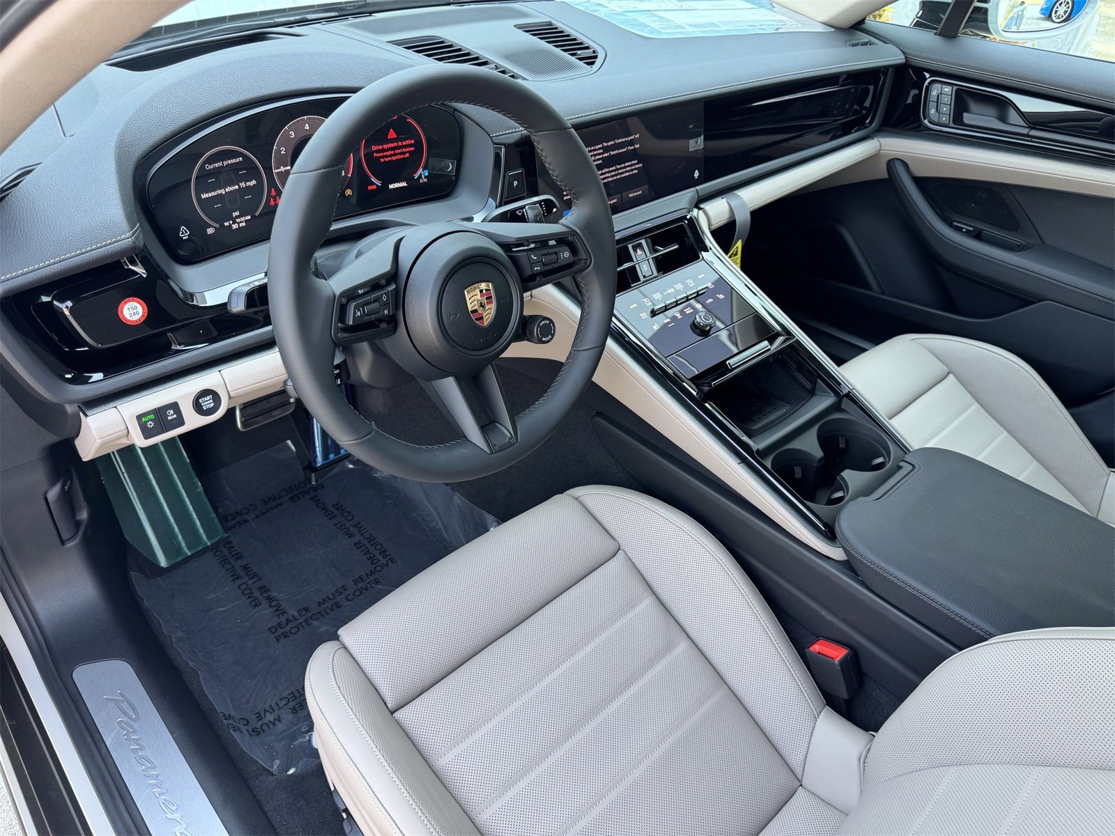 New 2025 Porsche Panamera 4 image 4