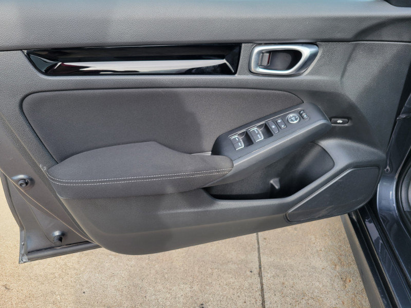 Used 2023 Honda Civic EX image 10
