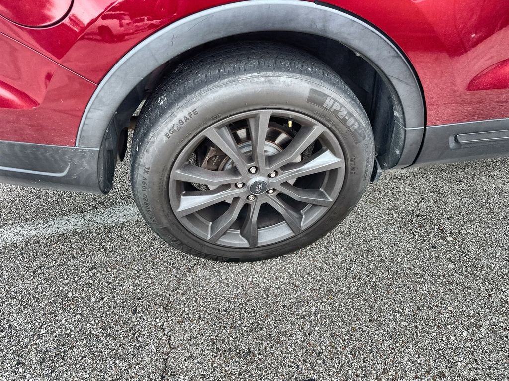 Used 2018 Ford Explorer XLT w/ Equipment Group 202A FWD image 8