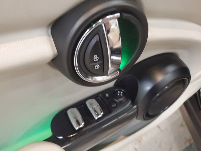 Used 2017 MINI Cooper Convertible image 19