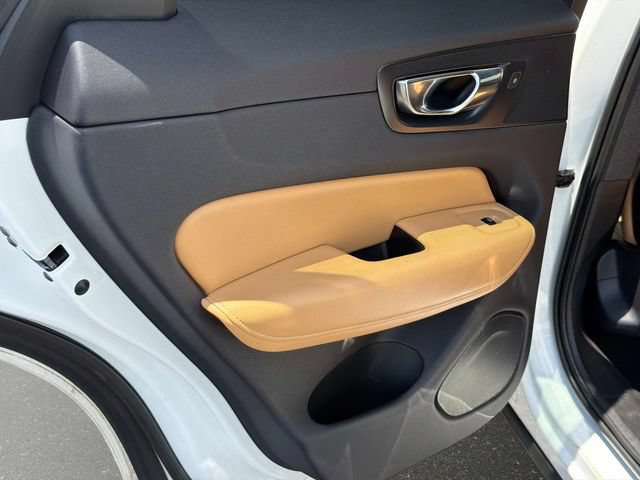 Used 2018 Volvo XC60 T6 Inscription w/ Luxury Seat Package AWD/4WD image 11