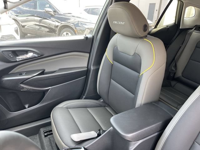 New 2026 Chevrolet Trax ACTIV w/ Sunroof Package FWD image 24