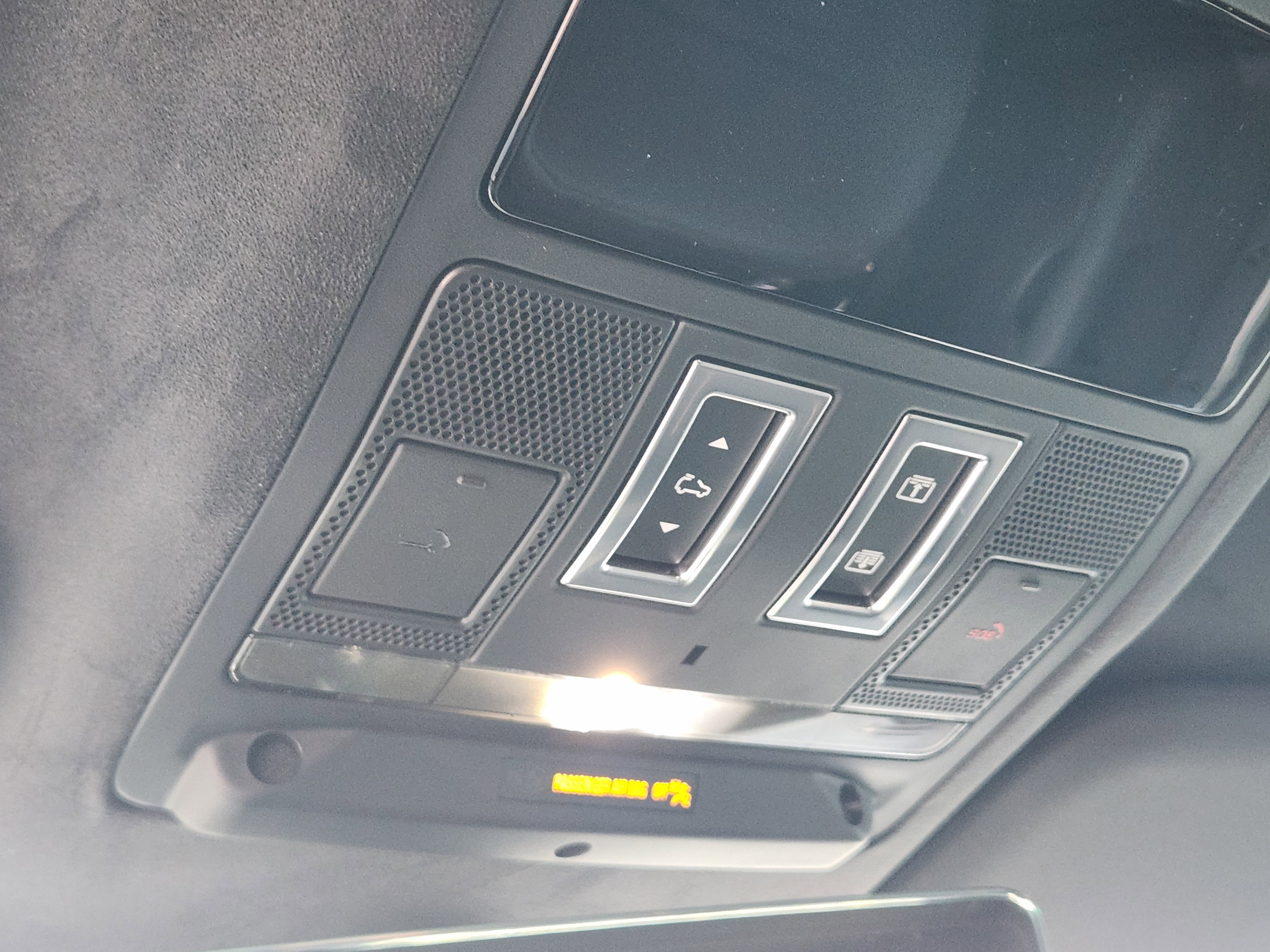 Certified 2025 Land Rover Defender 110 image 27