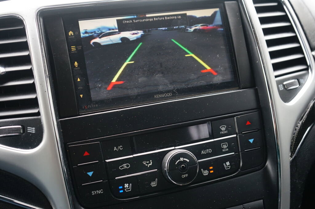 Used 2012 Jeep Grand Cherokee SRT8 w/ Luxury Group II image 20