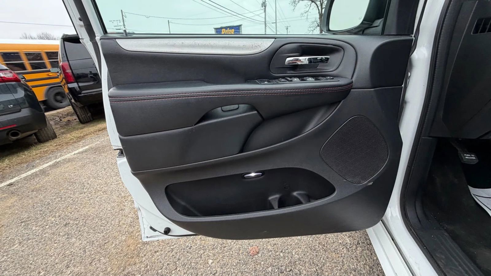 Used 2019 Dodge Grand Caravan GT image 17