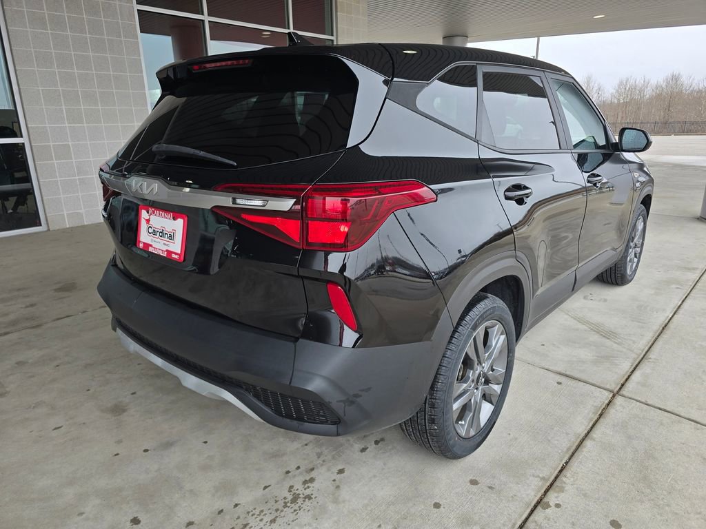 Used 2023 Kia Seltos LX image 9