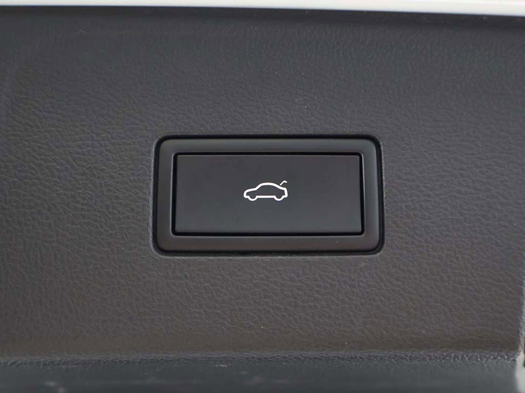 Used 2024 Volkswagen Atlas SE image 21