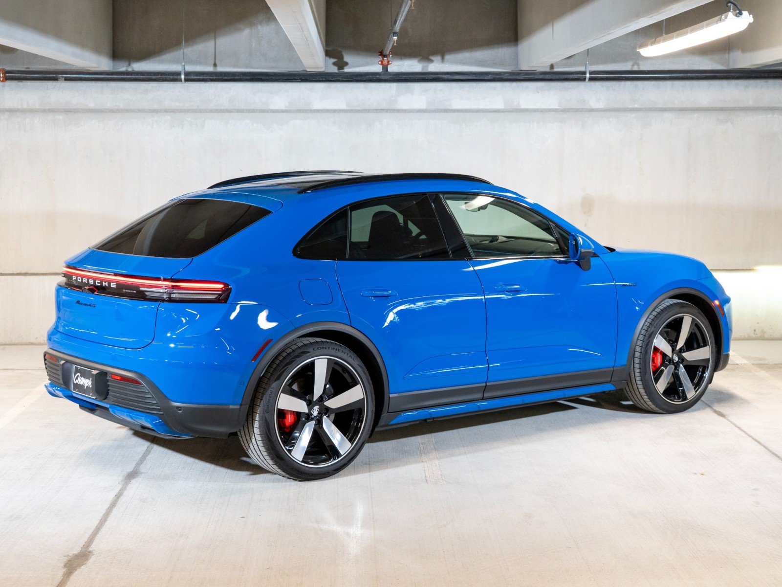 New 2026 Porsche Macan 4S Electric AWD/4WD image 7
