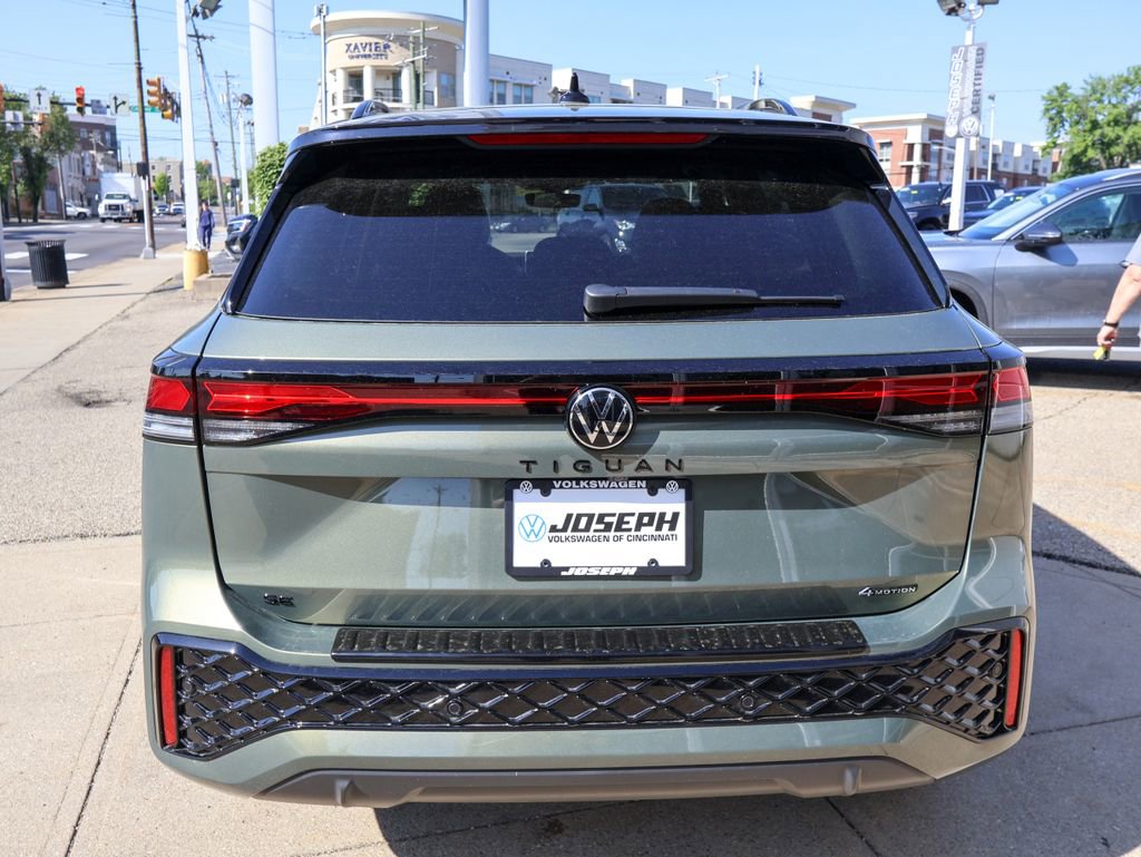 New 2026 Volkswagen Tiguan SE R-Line AWD/4WD image 4
