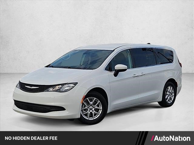 Used 2022 Chrysler Voyager LX FWD image 1