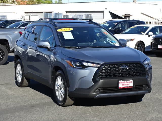 Certified 2024 Toyota Corolla Cross LE w/ Moonroof Package FWD image 2