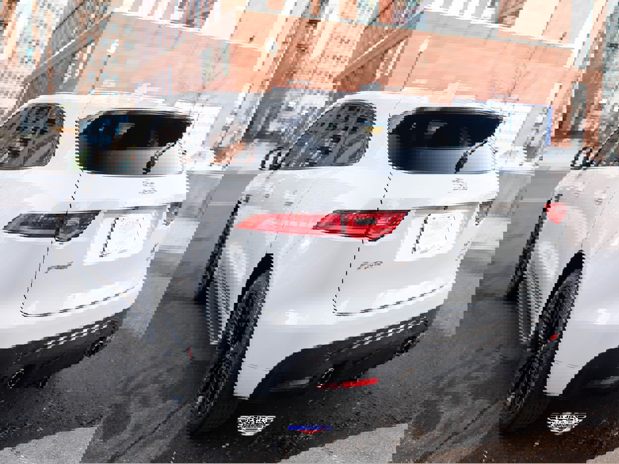 Used 2019 Jaguar F-PACE S image 5