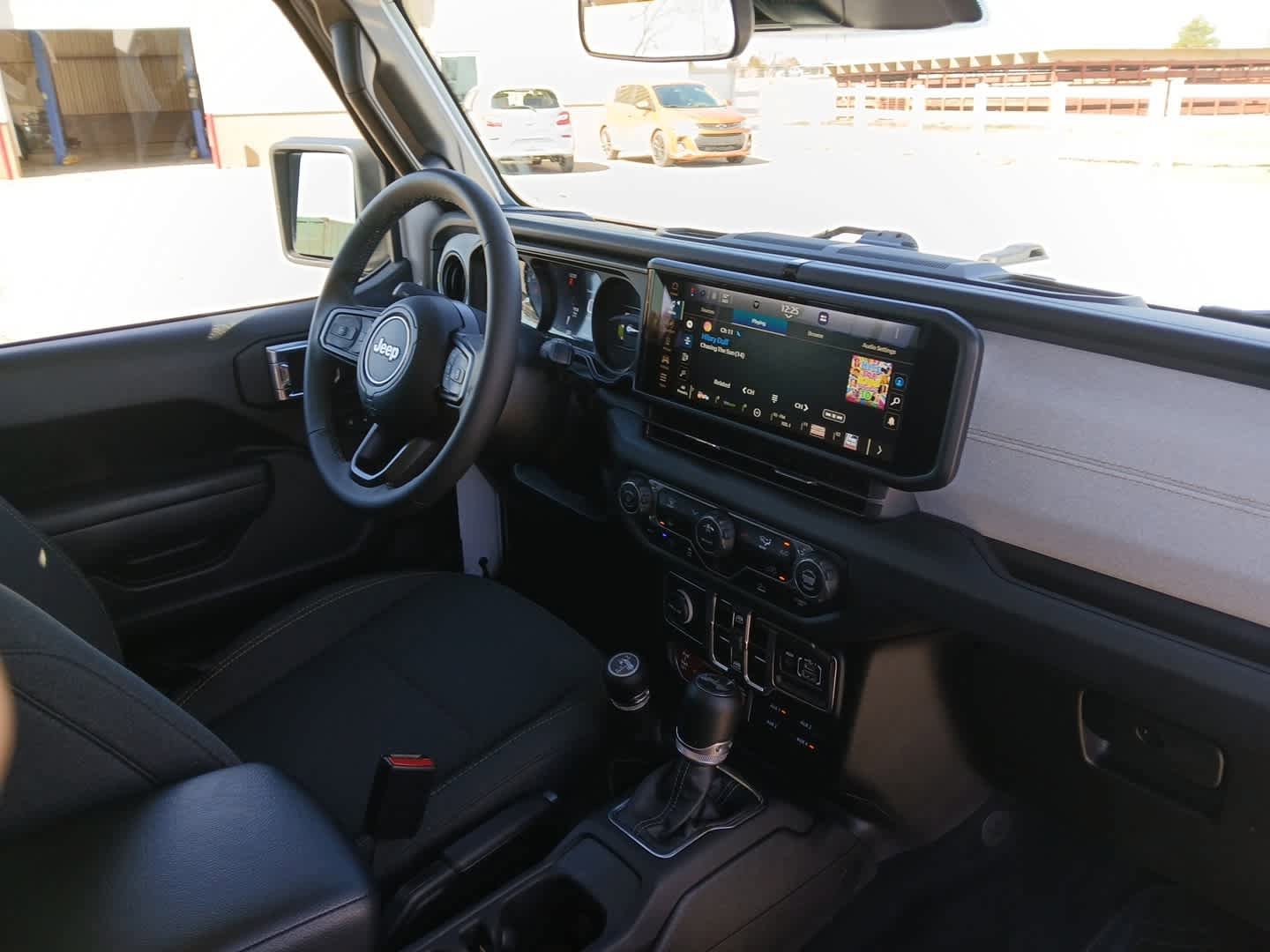 Used 2025 Jeep Wrangler Willys image 46