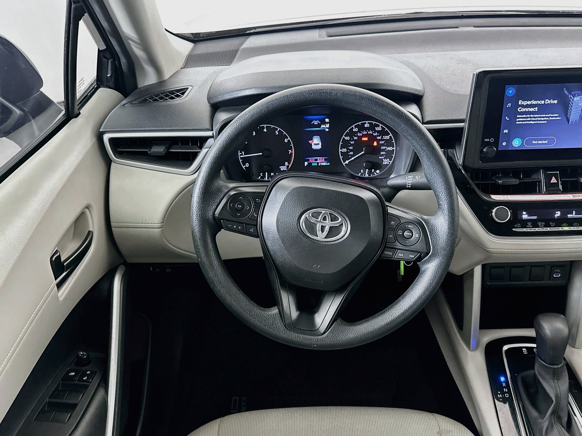 Used 2025 Toyota Corolla Cross L AWD/4WD image 17