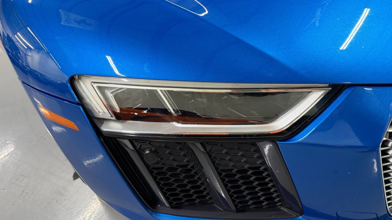 Used 2017 Audi R8 V10 plus w/ Full Leather Package image 5