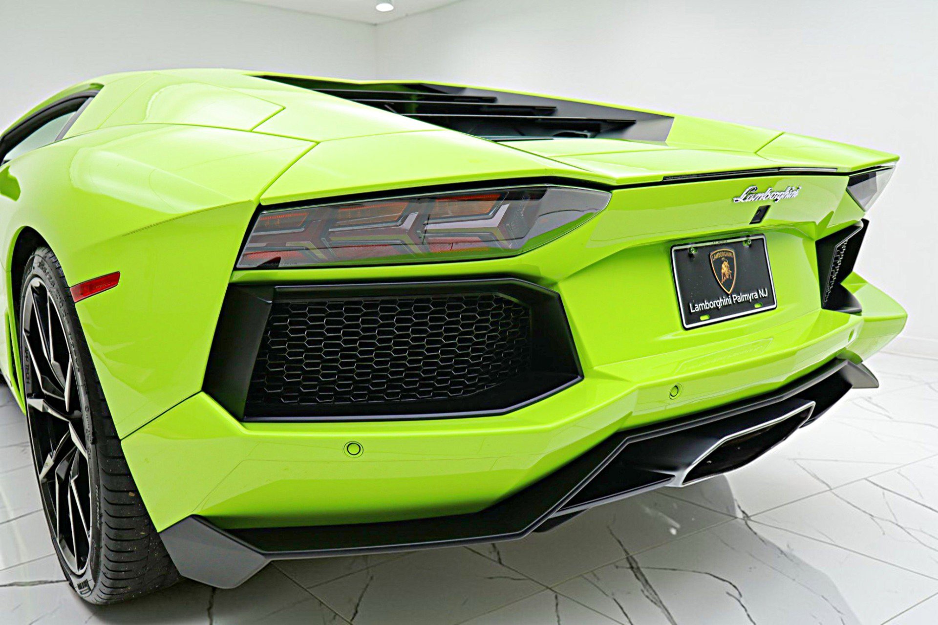 Used 2016 Lamborghini Aventador LP 700-4 image 5