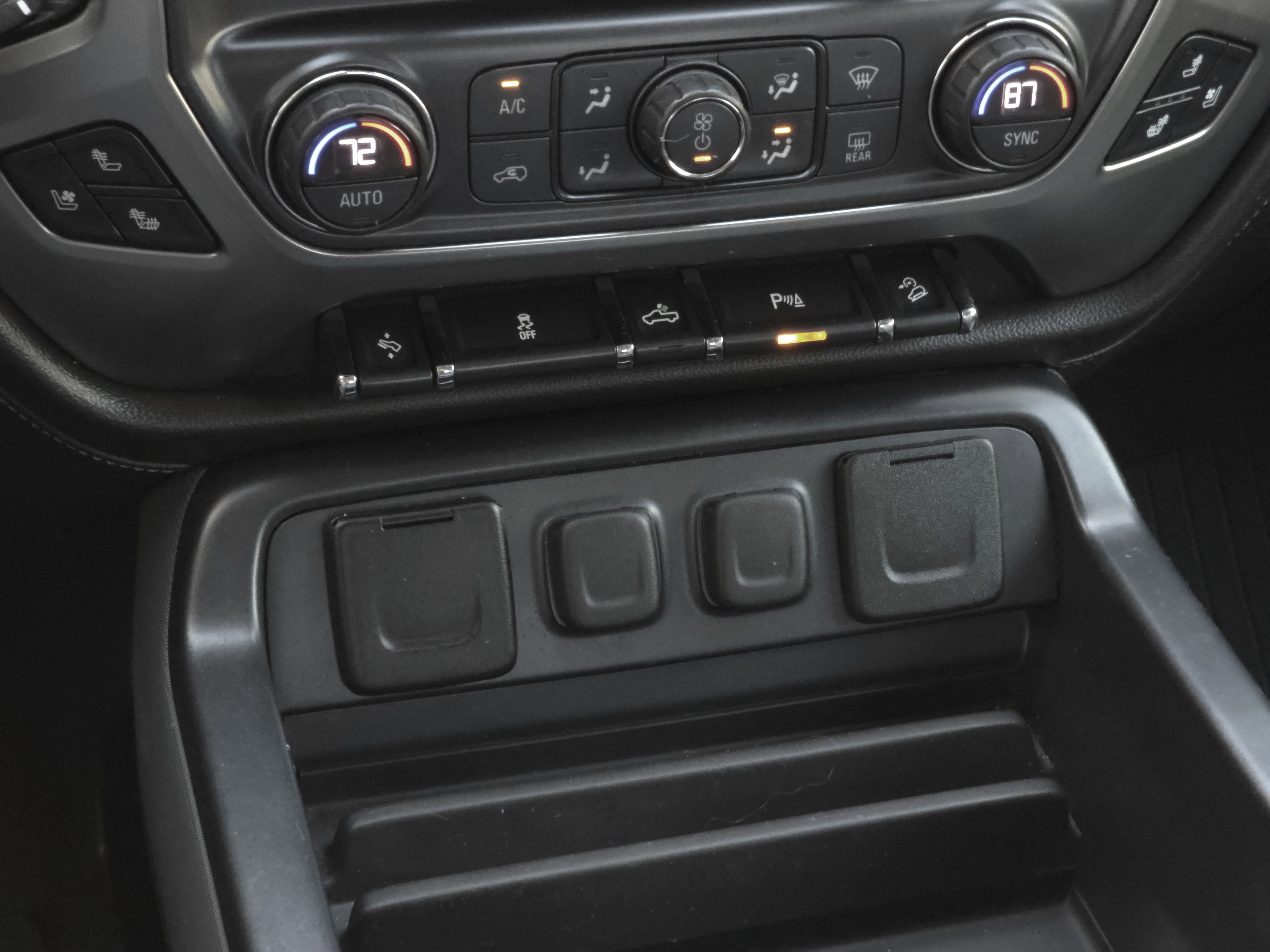 Used 2018 Chevrolet Silverado 1500 LTZ Z71 w/ LTZ Plus Package image 17