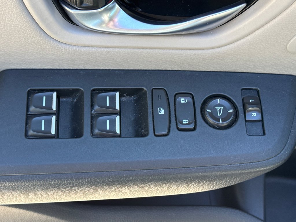 Used 2025 Honda Pilot Touring image 14