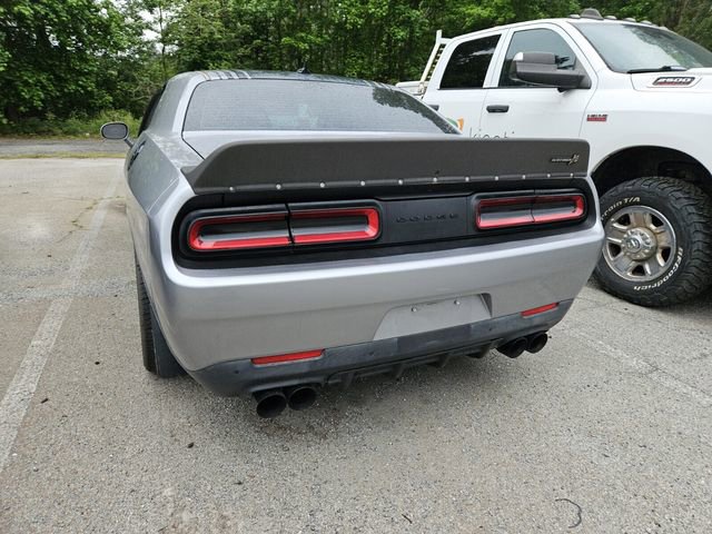 Used 2016 Dodge Challenger R/T Scat Pack RWD image 9