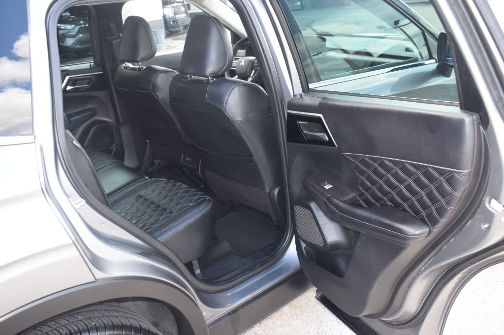 Used 2022 Mitsubishi Outlander SEL image 13