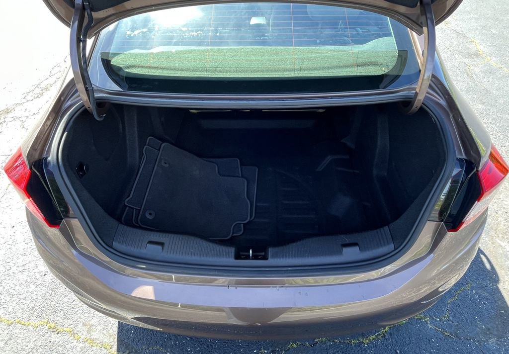 Used 2019 Chevrolet Cruze LS FWD image 4