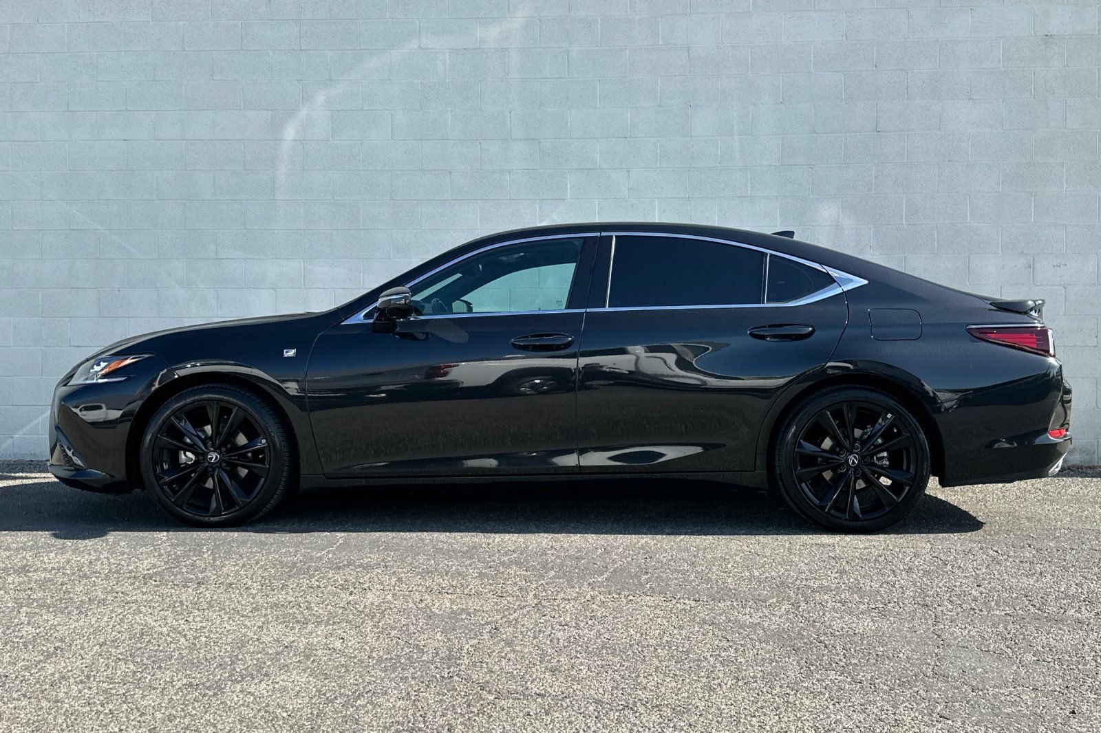Used 2023 Lexus ES 350 F Sport w/ Accessory Package (Z2) FWD image 7