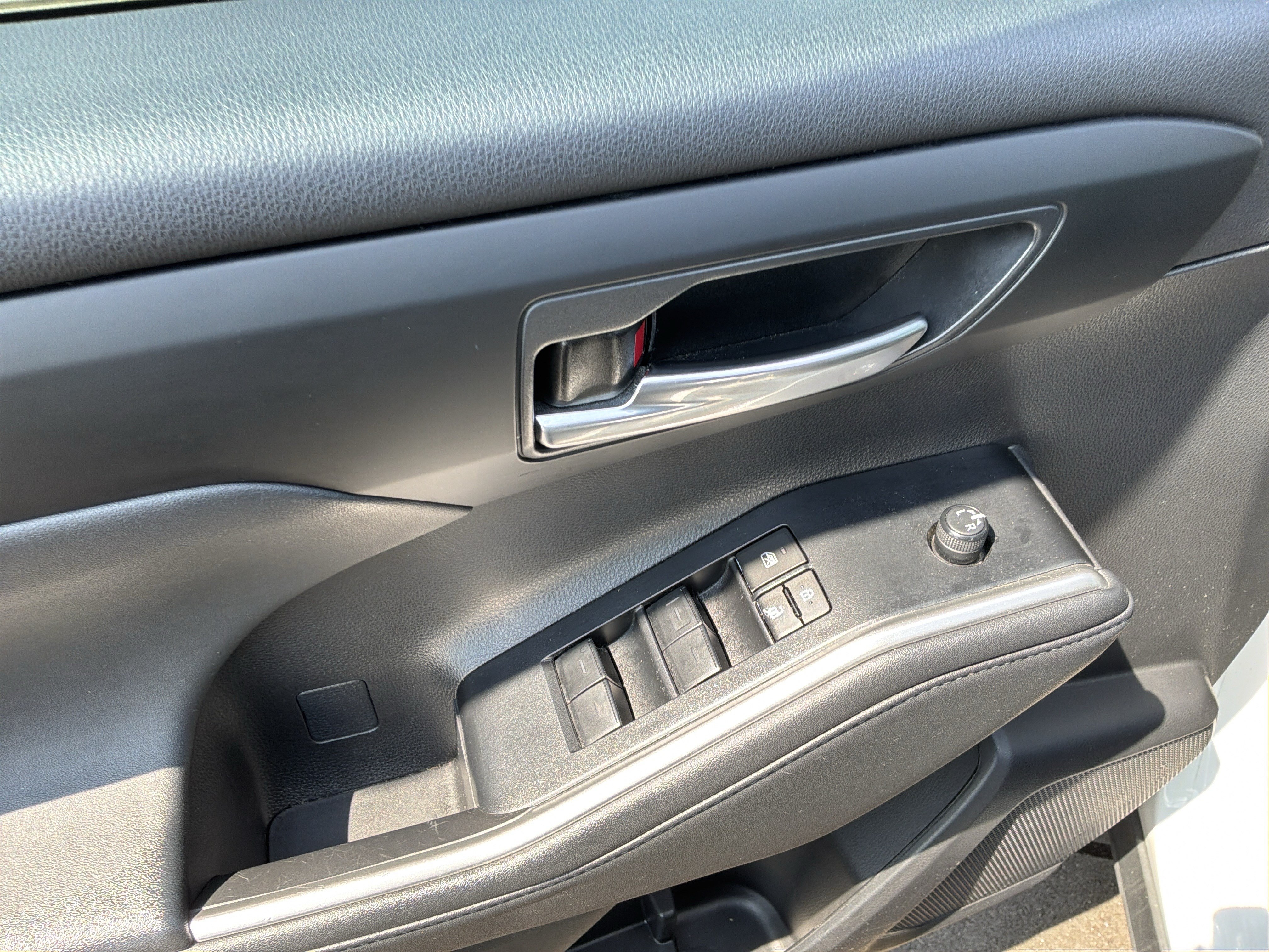 Used 2023 Toyota Highlander XSE FWD image 15