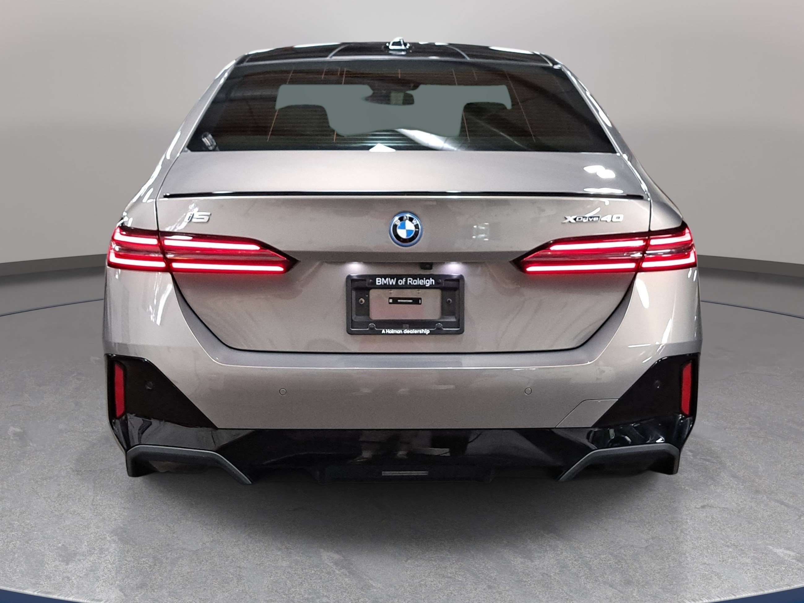 Certified 2026 BMW i5 eDrive40 w/ M Sport Package AWD/4WD image 7