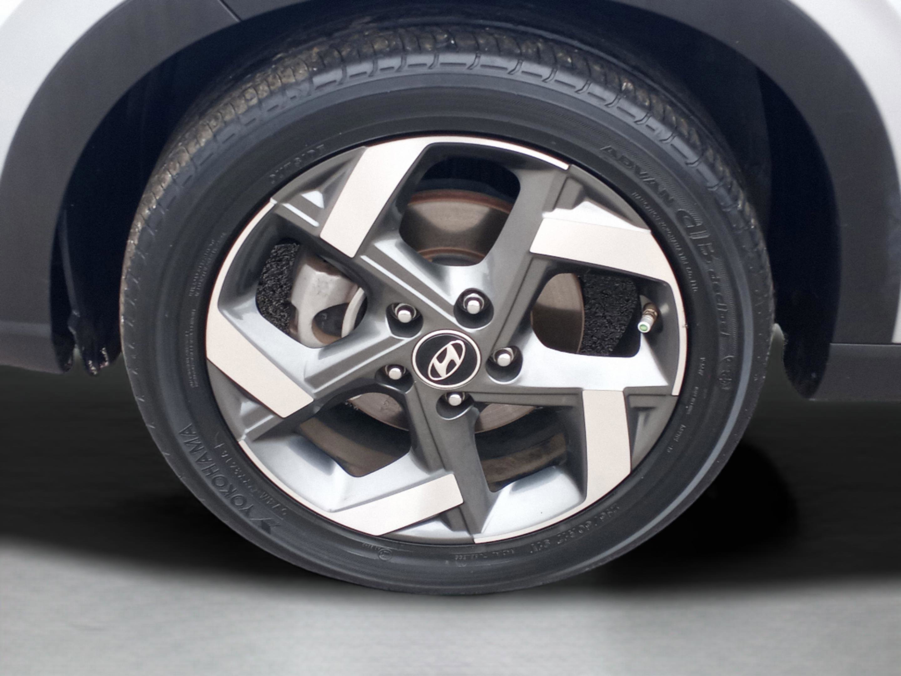 Used 2022 Hyundai Venue SEL w/ Cargo Package image 10