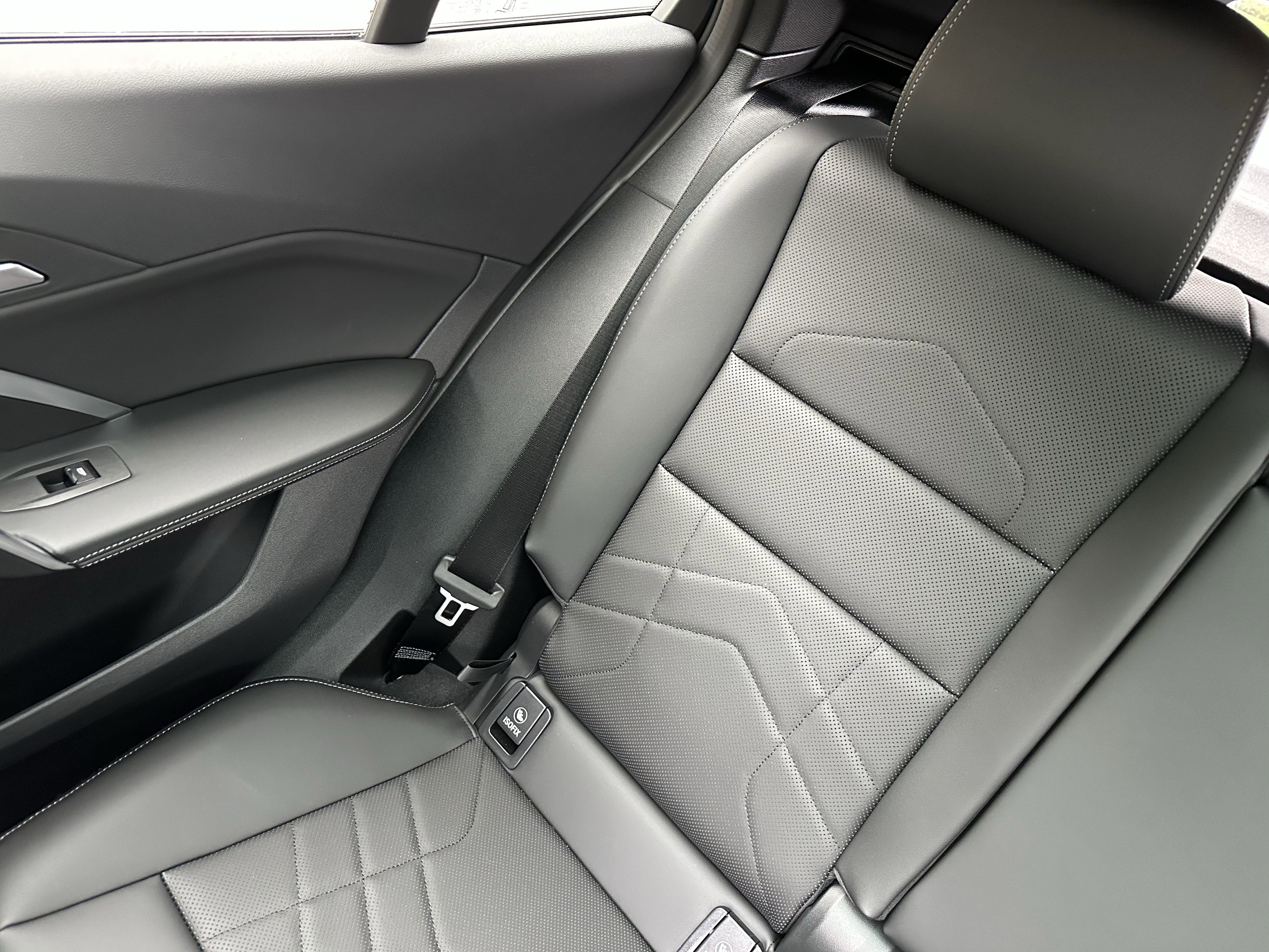 New 2026 BMW X2 xDrive28i w/ Convenience Package image 17