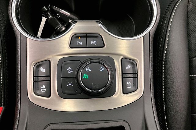 Used 2024 GMC Terrain Denali w/ Denali Premium Package AWD/4WD image 37