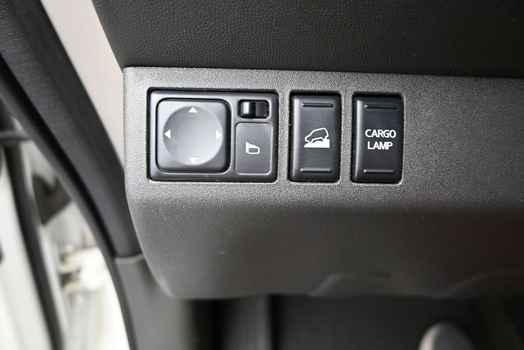 Used 2018 Nissan Frontier PRO-4X AWD/4WD image 17