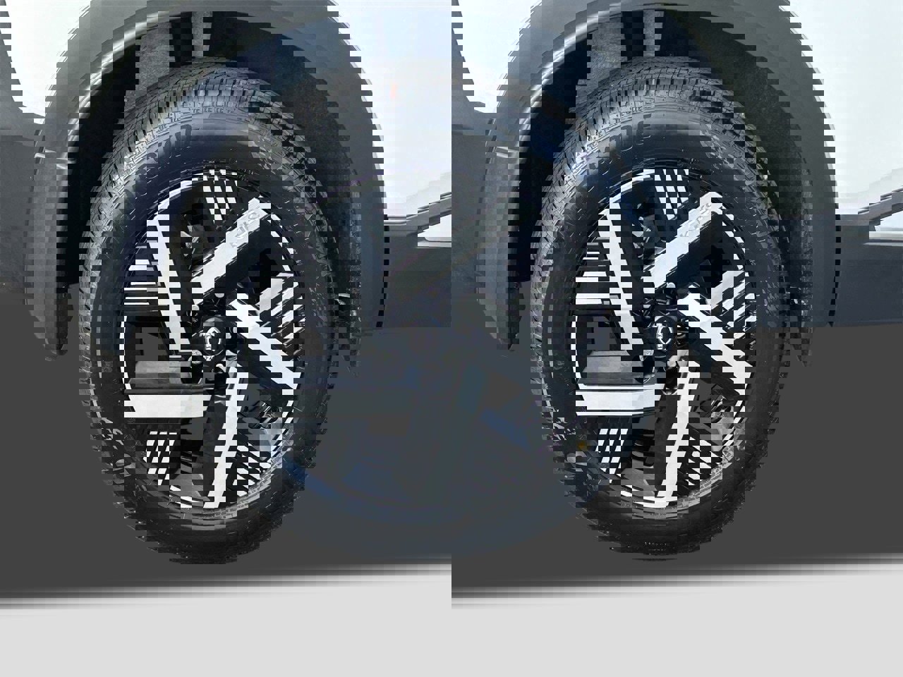 New 2026 Nissan Kicks SV image 7