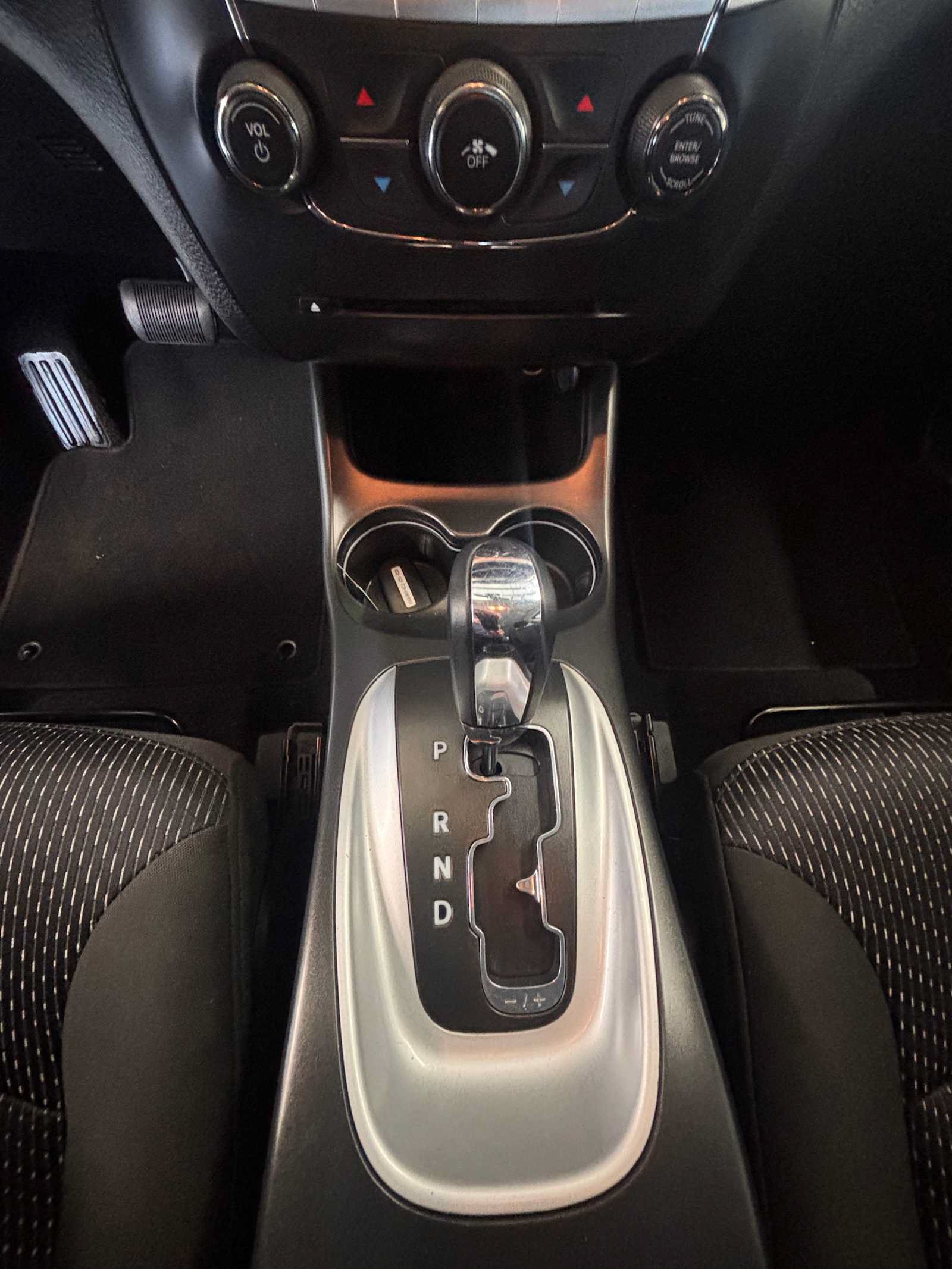 Used 2019 Dodge Journey SE w/ Connectivity Group FWD image 23