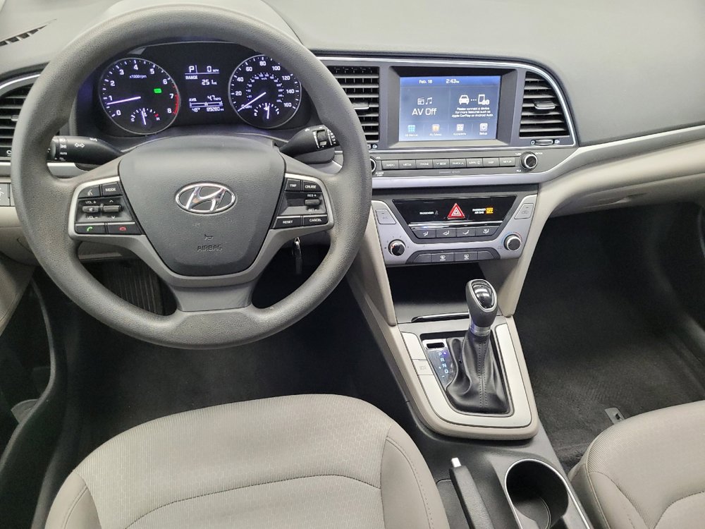 Used 2017 Hyundai Elantra SE image 22