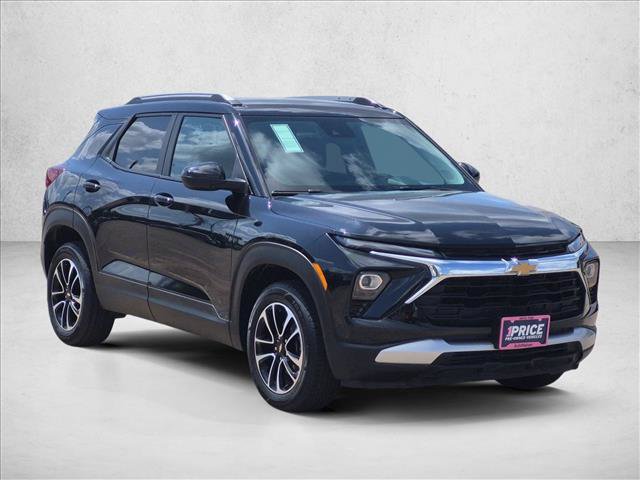 Used 2025 Chevrolet TrailBlazer LT AWD/4WD image 3
