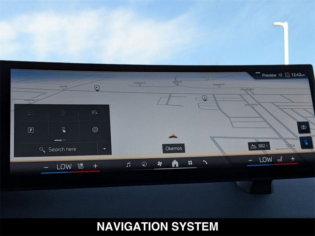 Used 2025 BMW iX xDrive50 image 21