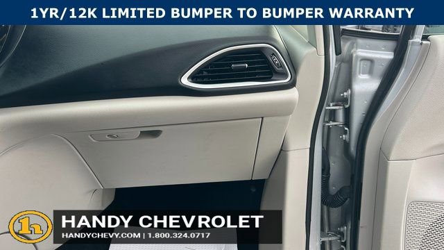 Used 2024 Chrysler Pacifica Touring-L FWD image 58