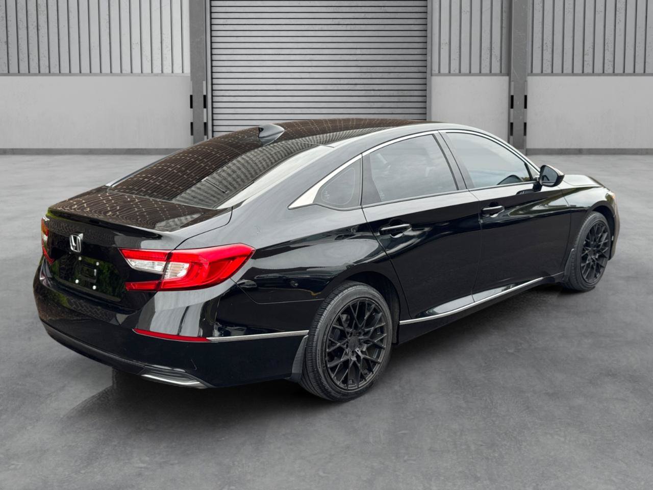Used 2018 Honda Accord EX image 34