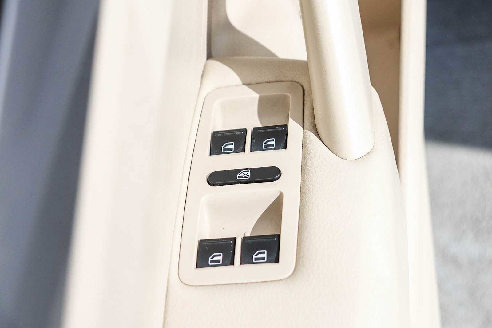 Used 2015 Volkswagen Passat 1.8T Limited Edition image 26