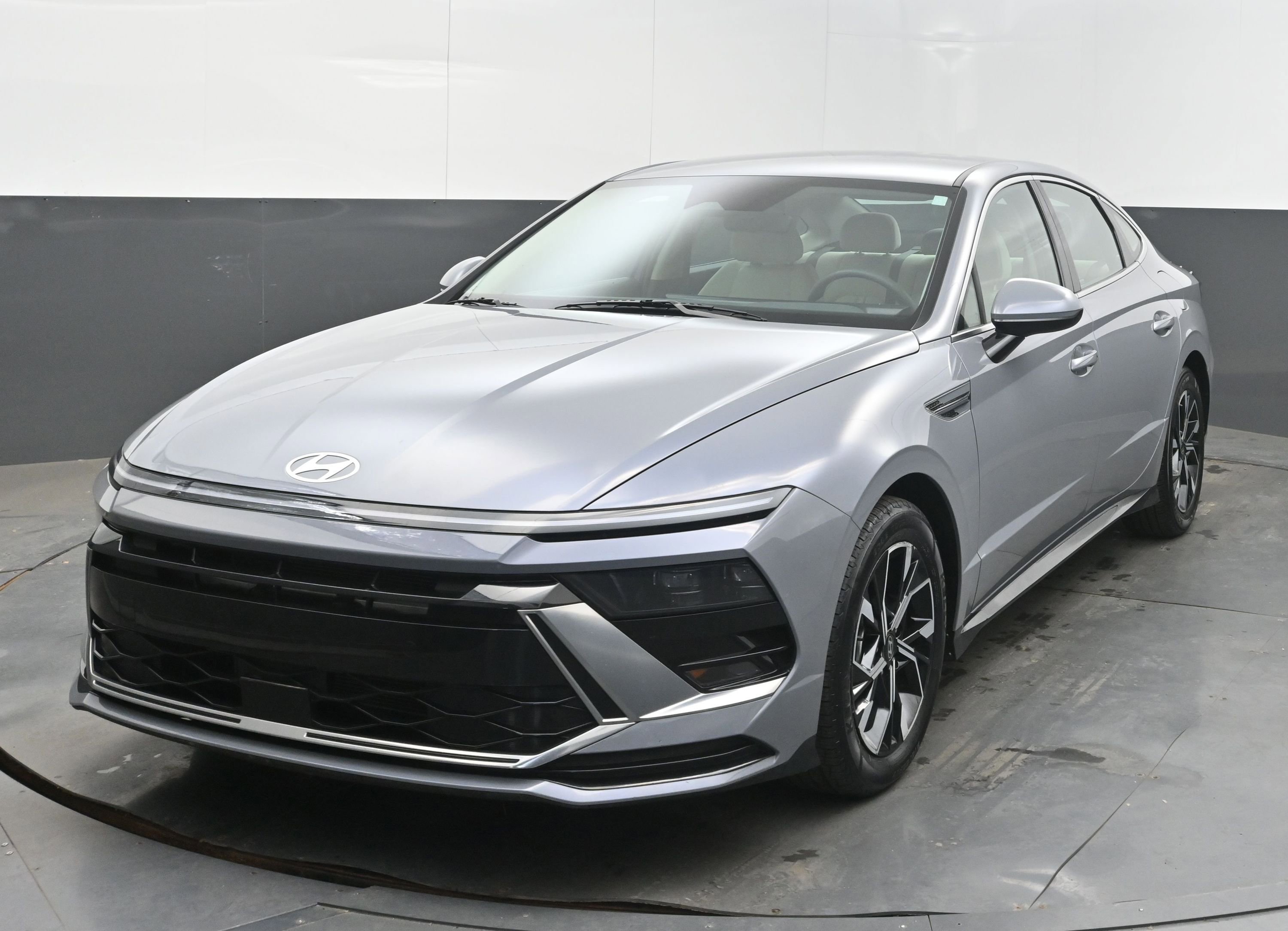 Used 2025 Hyundai Sonata SEL image 4