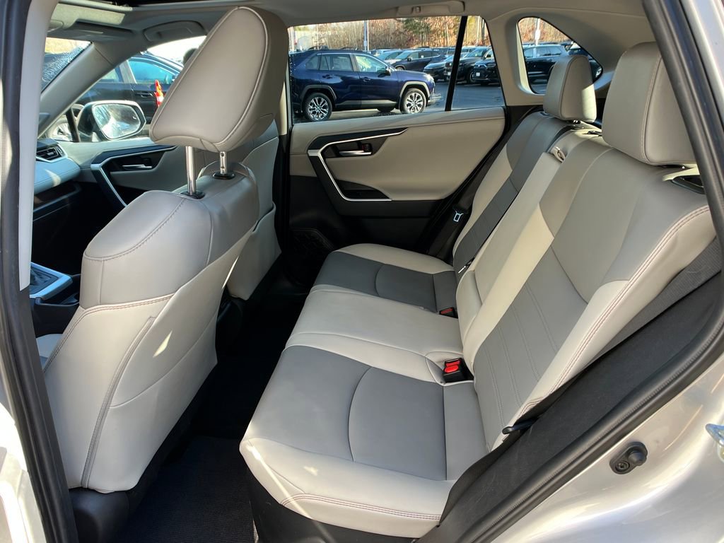 Used 2021 Toyota RAV4 Limited image 22